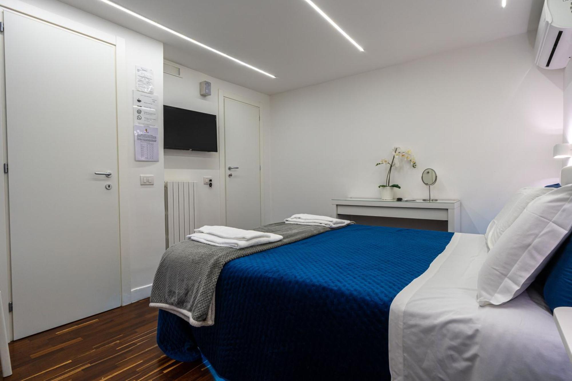 Bed and Breakfast Skyhouse Duomo à Naples Extérieur photo
