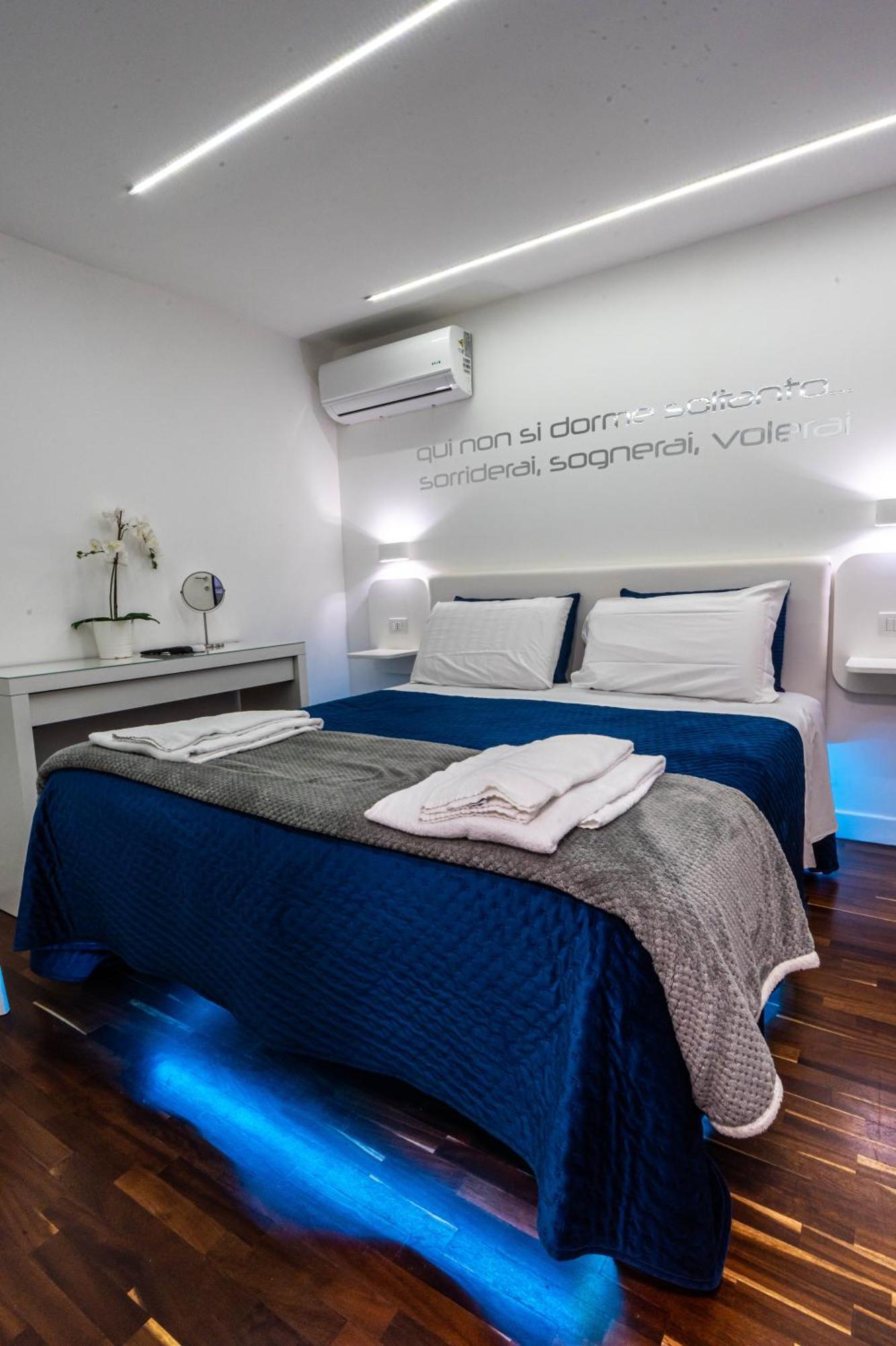 Bed and Breakfast Skyhouse Duomo à Naples Extérieur photo
